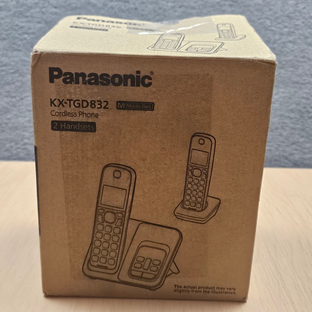 Panasonic Cordless Phone /Answering Machine 2 Handsets Black Open Box KX-TGD832M